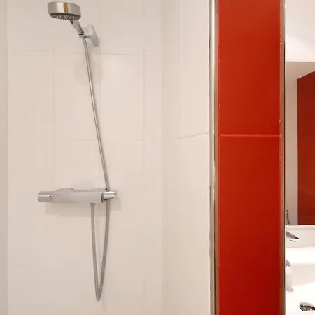 Modern And Renewed Flori Arenys de Mar