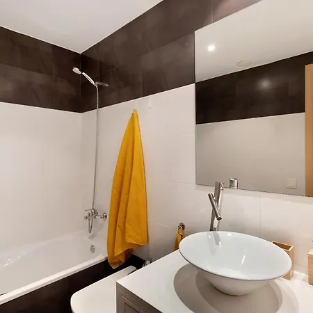 Modern And Renewed Flori