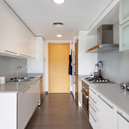 Modern And Renewed Flori *
