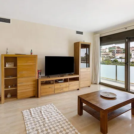 Modern And Renewed Flori *