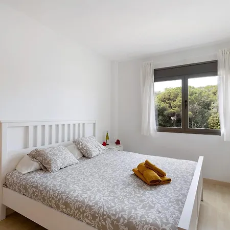 Modern And Renewed Flori דירה *